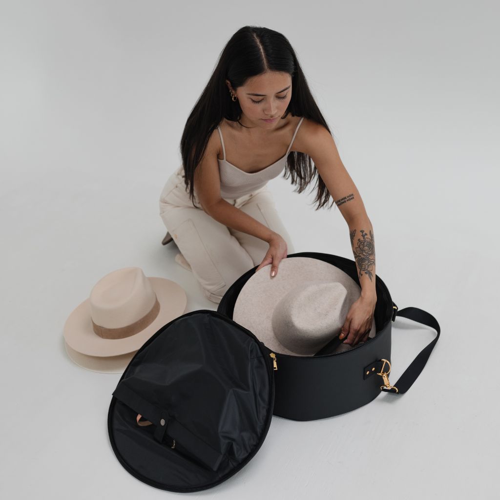 EFFORTLESS WAYS TO TRAVEL WITH A HAT IN 2024 - GIGI PIP