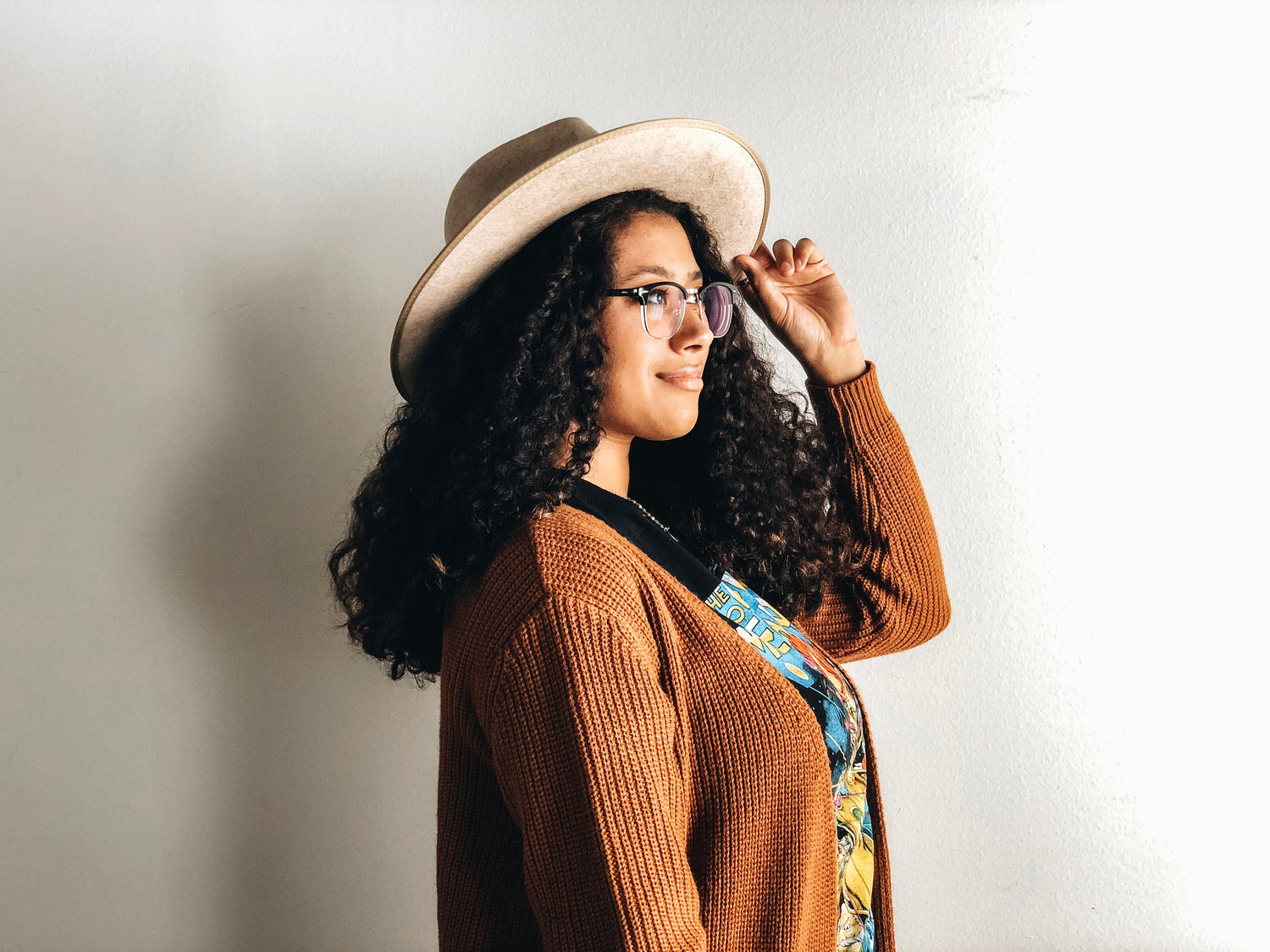 How to Wear a Hat with Curly Hair - GIGI PIP