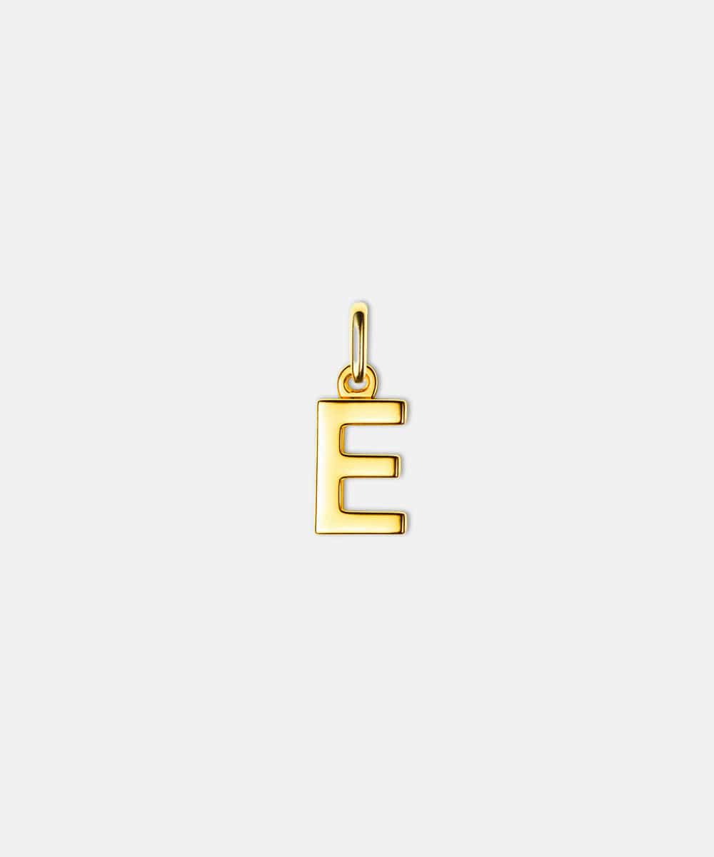 Gold letter 'E' hat charm on a white background #color_gold