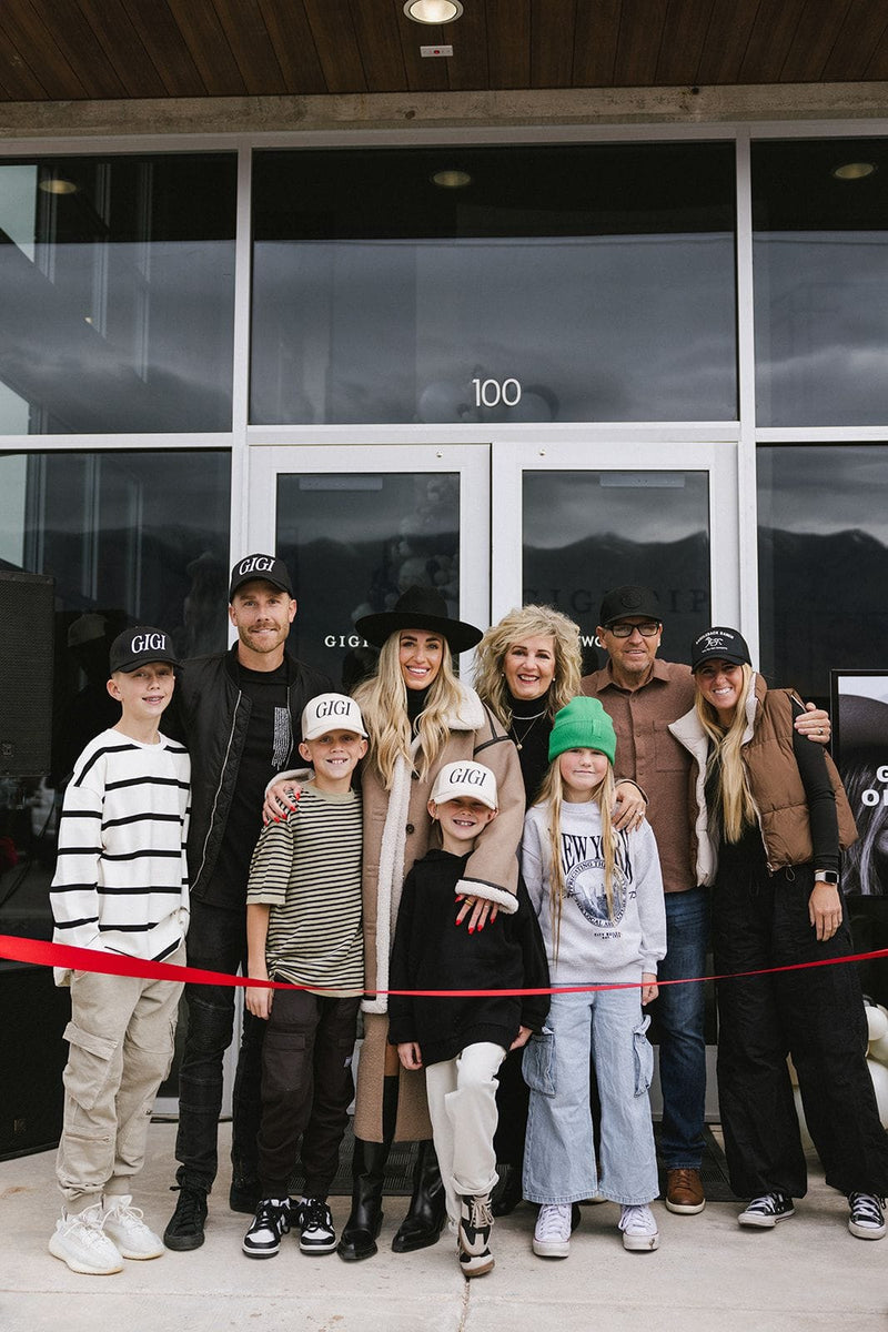 100's Line Up to Celebrate the New Corporate Office