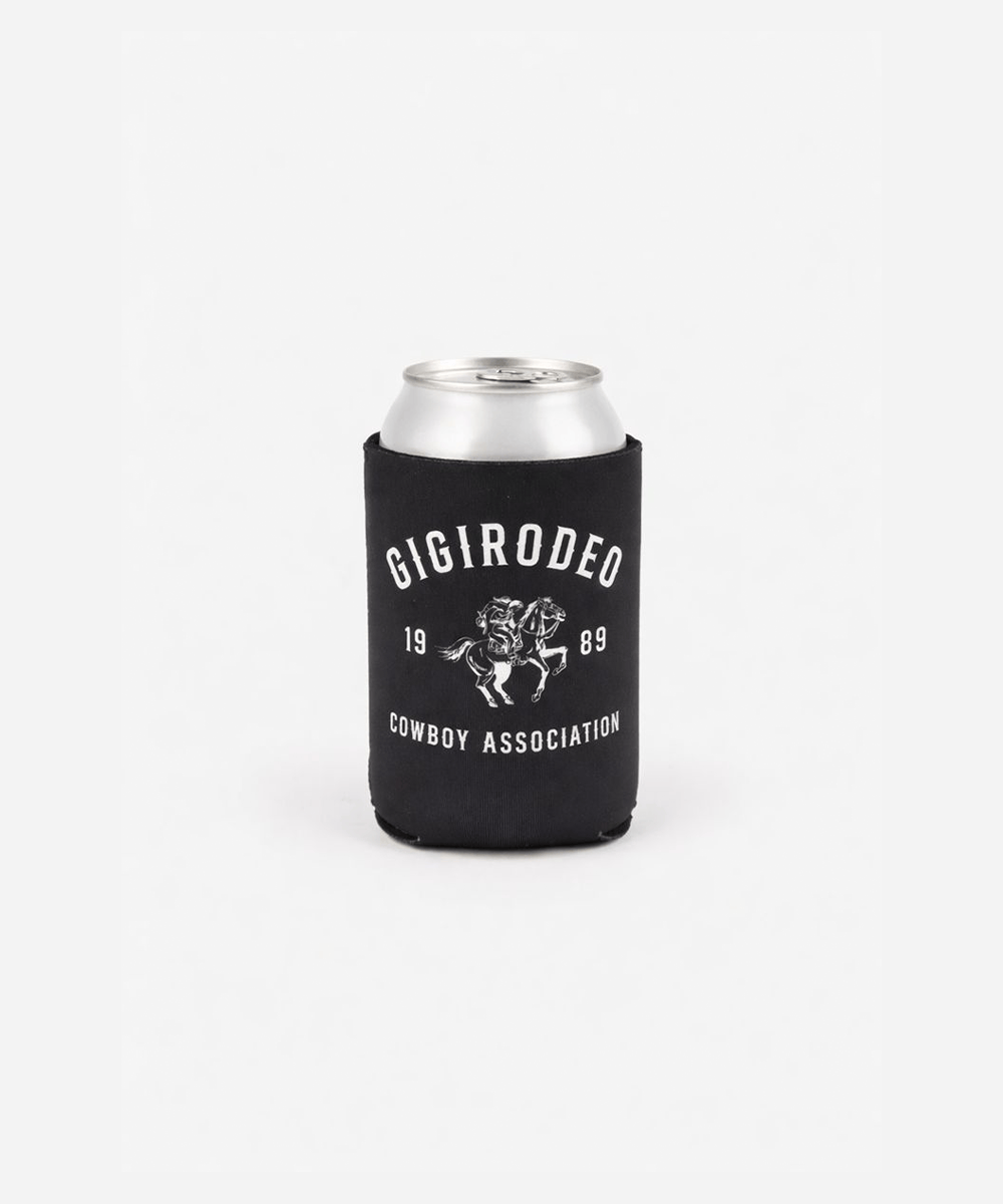 Black can sleeve with 'Gigirodeo' branding on a can on a white background #color_black