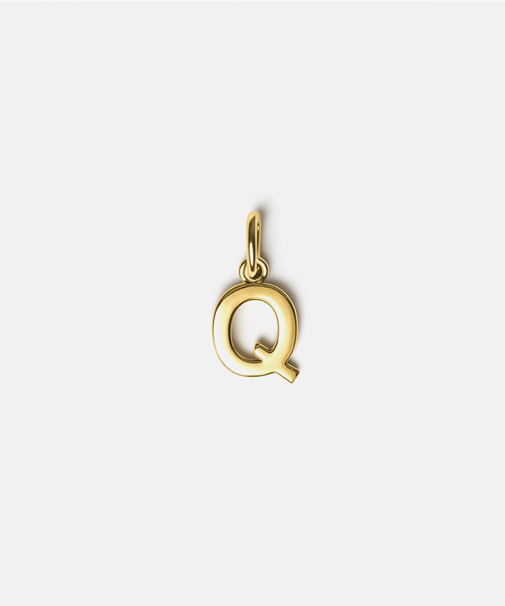 Gold letter 'Q' pendant hat charm on a white background #color_gold