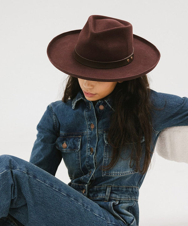 Western Felt Fedora Made from 100% pure Australian Wool felt, this Western-style fedora is available in two colour options and comes complete with a genuine leather band. Featured Style - SF359 Shop Western Felt Fedora Made from 100% pure Australian Wool felt, this Western-style fedora is available in two colour options and comes complete with a genuine leather band. Featured Style - SF359 Shop