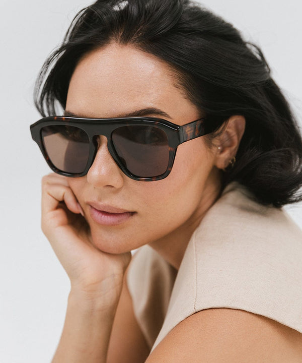 Gigi Pip sunglasses for women - Val Wayfarer Sunglasses - oversized wayfarer style women's sunglasses with an acetate frame + polarized lenses [tortoise]
